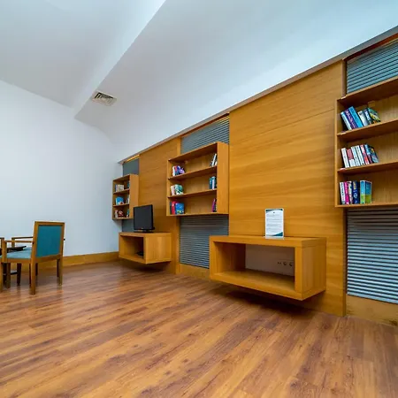 فندق Commodore Elite & (adults Only) 5*