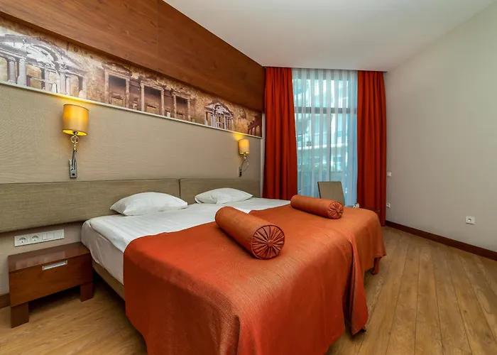 Commodore Elite & (adults Only)