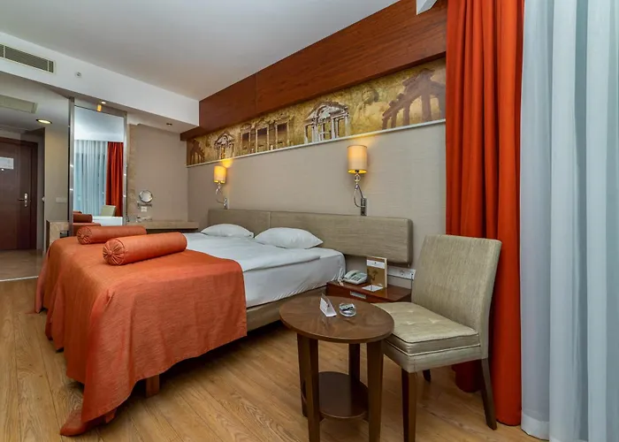 فندق Commodore Elite & (adults Only) 5*