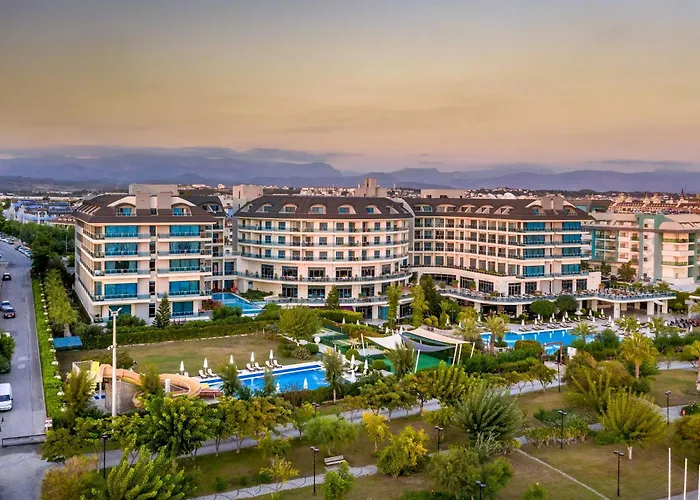 Commodore Elite & (adults Only) سيدي