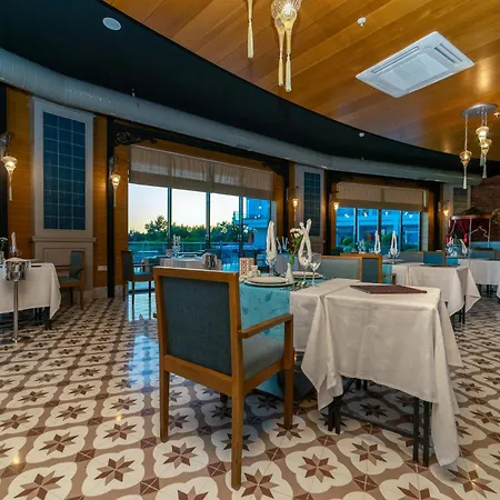 Commodore Elite & (adults Only) Hotel 5*