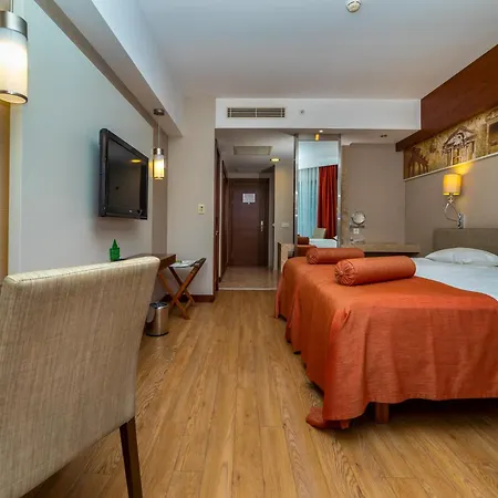 Commodore Elite & (adults Only) 5* シダ