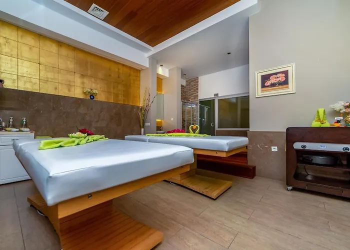 Commodore Elite & (adults Only) Hotel 5*