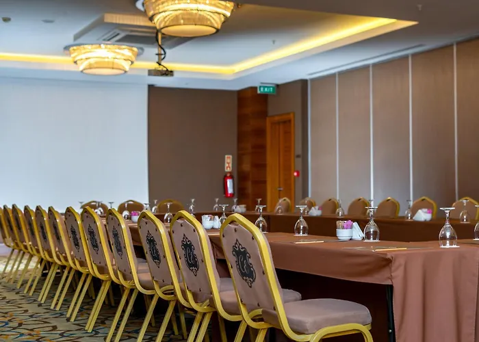 Commodore Elite & (adults Only)