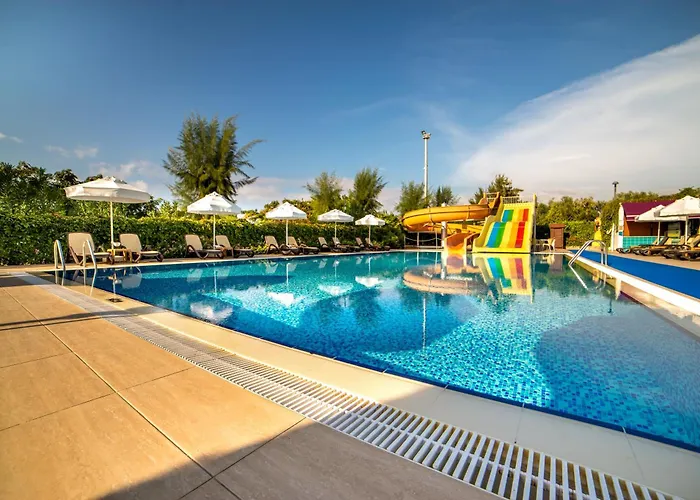 Commodore Elite & (adults Only) Hotel