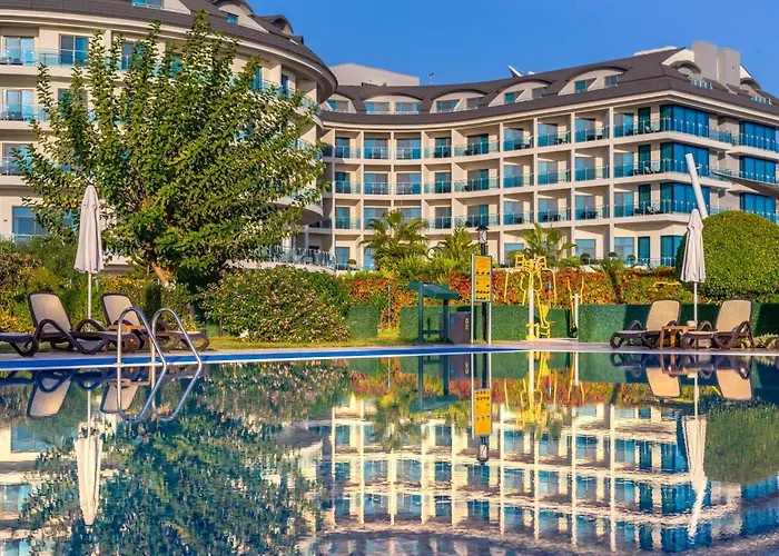 Commodore Elite & (adults Only) Hotel 5*