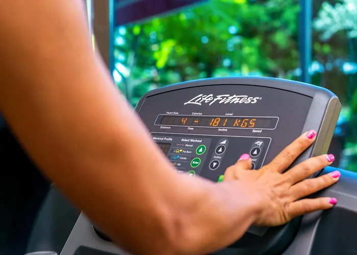 Commodore Elite & (adults Only)