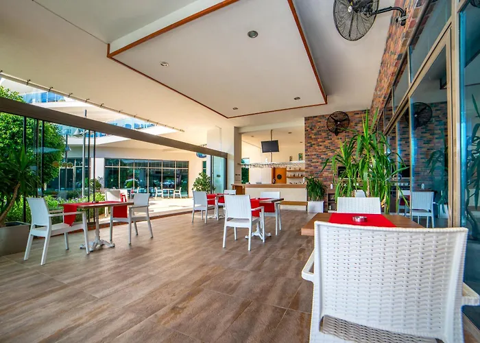 Commodore Elite & (adults Only) Hotel 5*