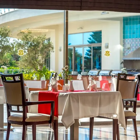 Commodore Elite & (adults Only) Otel Side