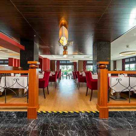 Commodore Elite & (adults Only) Otel 5*