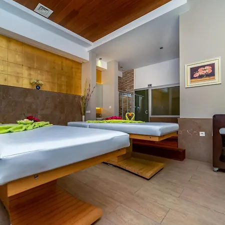 Commodore Elite & (adults Only) Otel 5*