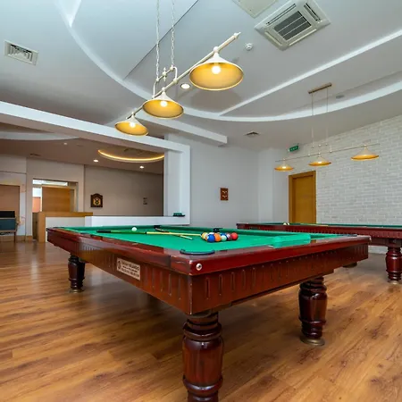 Commodore Elite & (adults Only) Otel Side