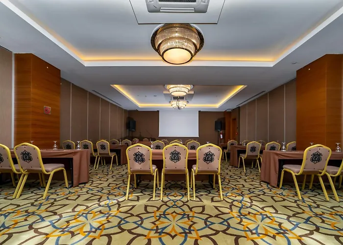 Commodore Elite & (adults Only)