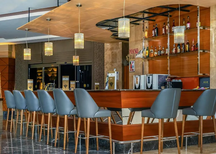 Commodore Elite & (adults Only)