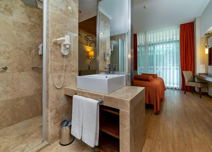 Commodore Elite & (adults Only) 5*